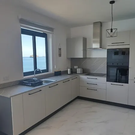 Apartment Seafront Birżebbuġa